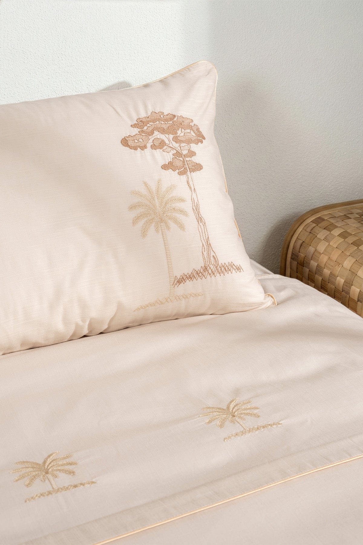 Palm Bej Çift Kişilk Nakışlı Keten Nevresim Takımı 2503