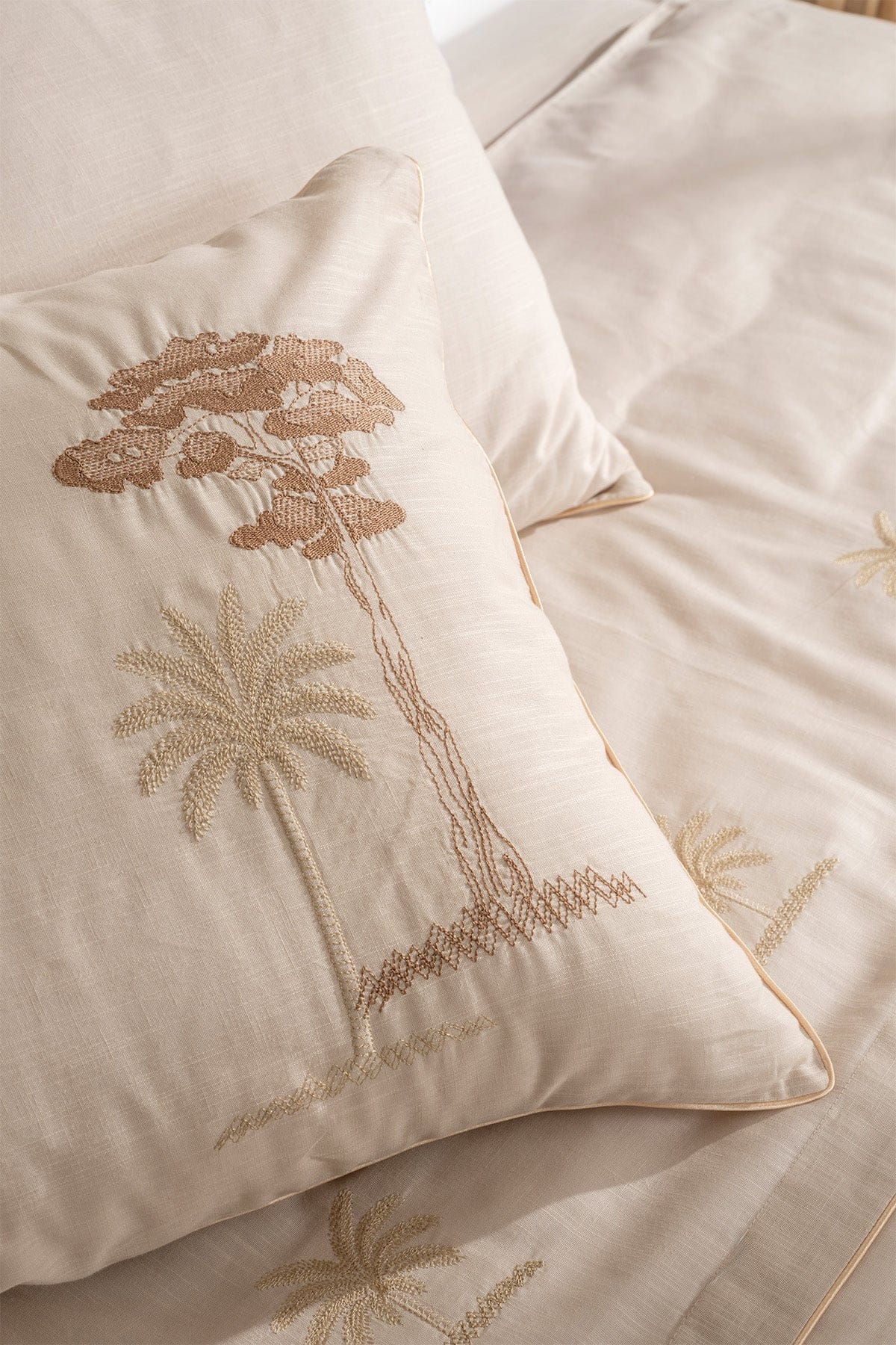 Palm Bej Çift Kişilk Nakışlı Keten Nevresim Takımı 2503